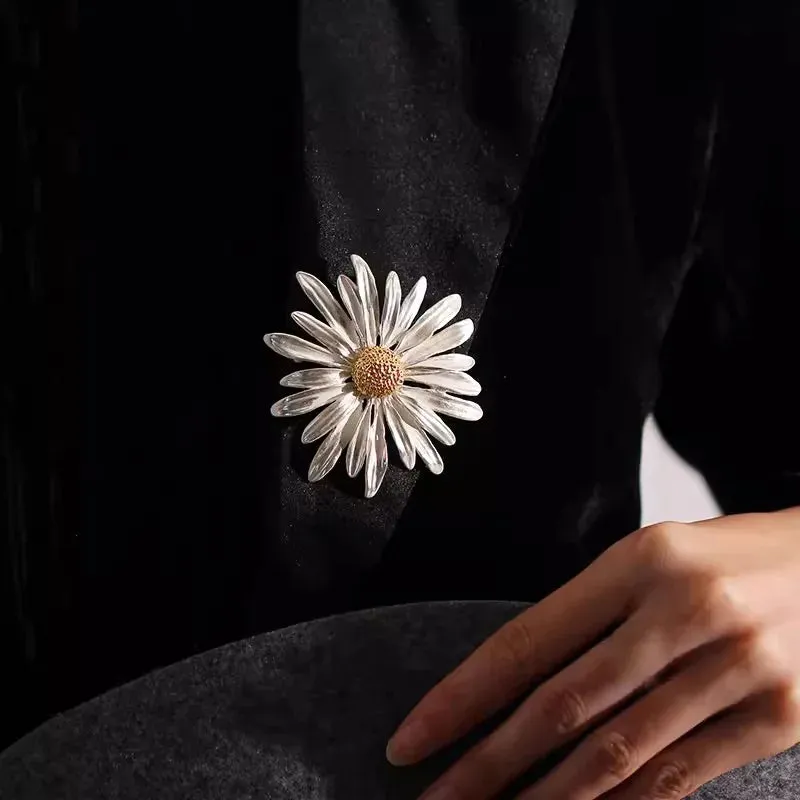 Asuman Rhinestone Brooch Pin