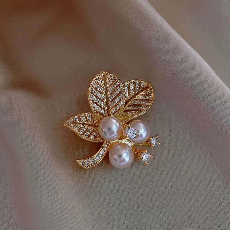 Beste Novelty Brooch Pin
