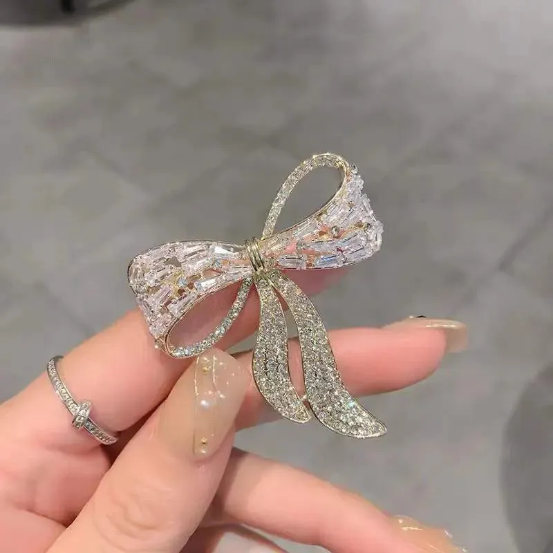 Beste Novelty Brooch Pin