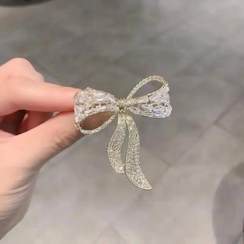 Beste Novelty Brooch Pin