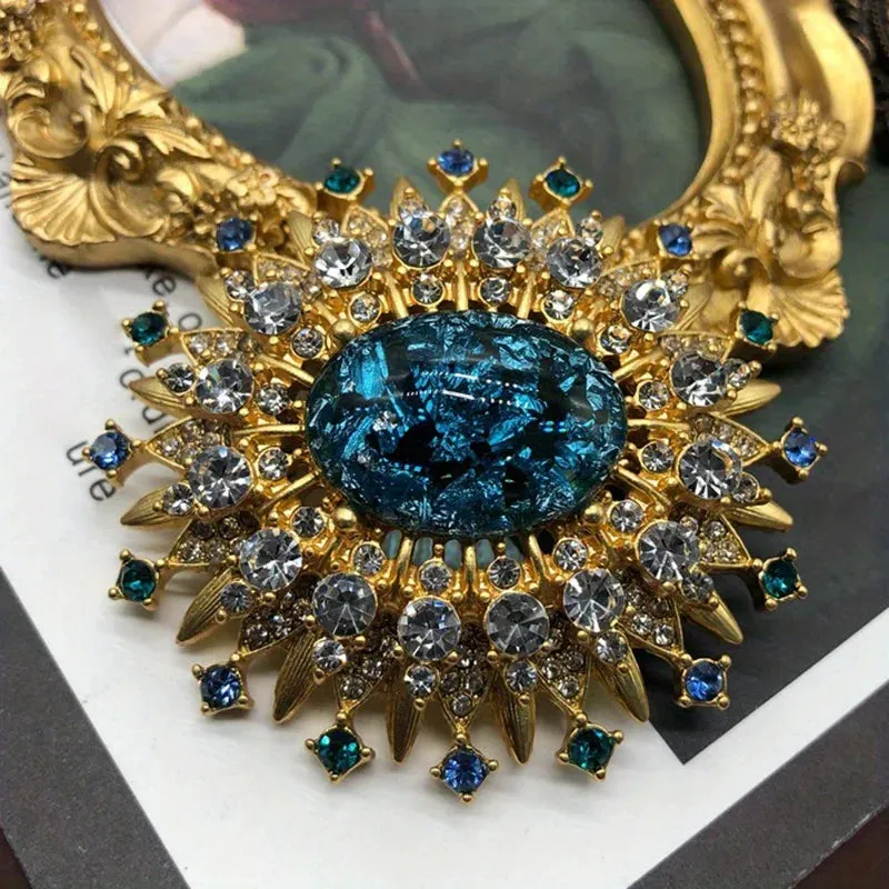 Kuzey Lace Brooch Pin