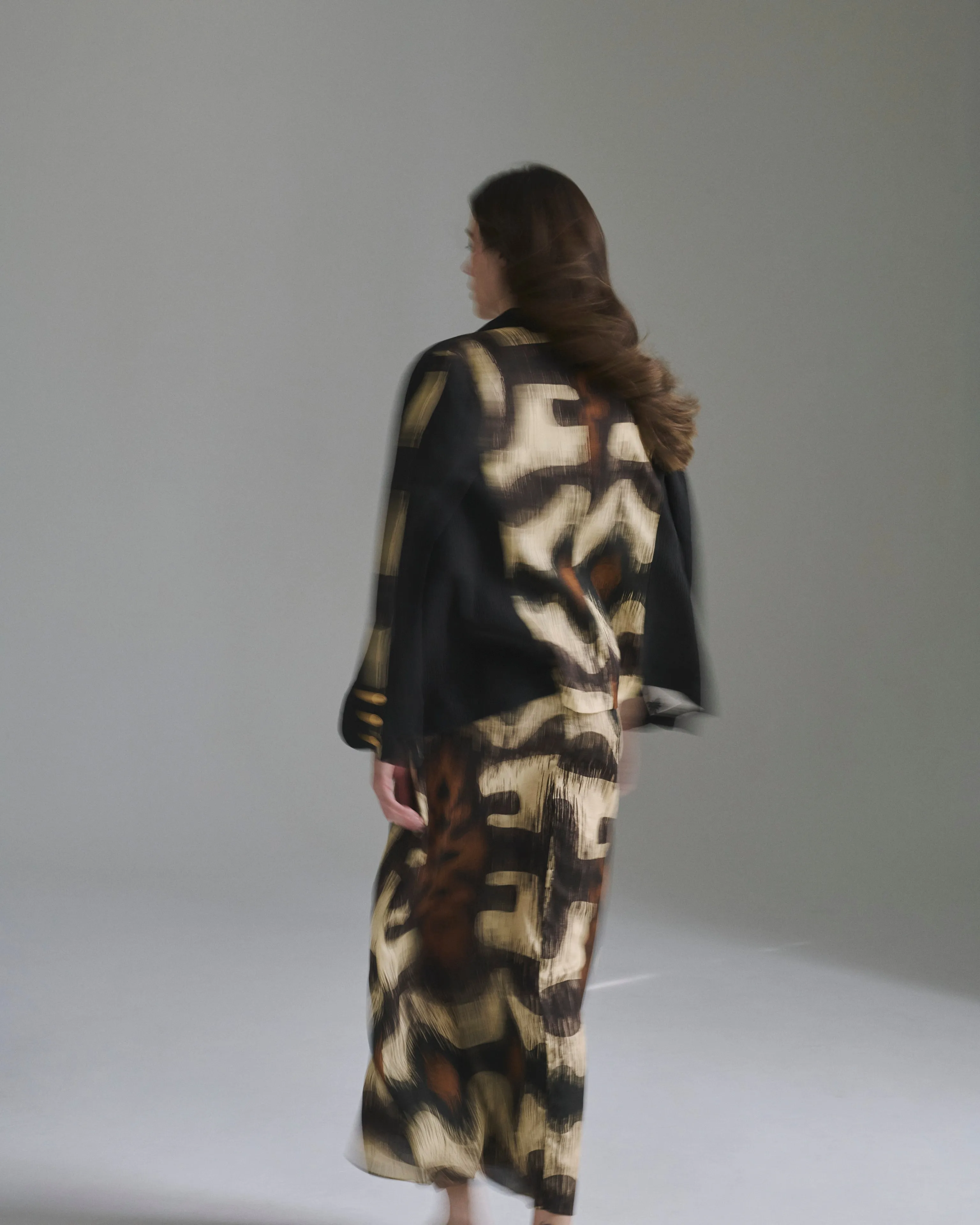 Santo Toms Martellato Silk Blazer / Black - Brown Ikat