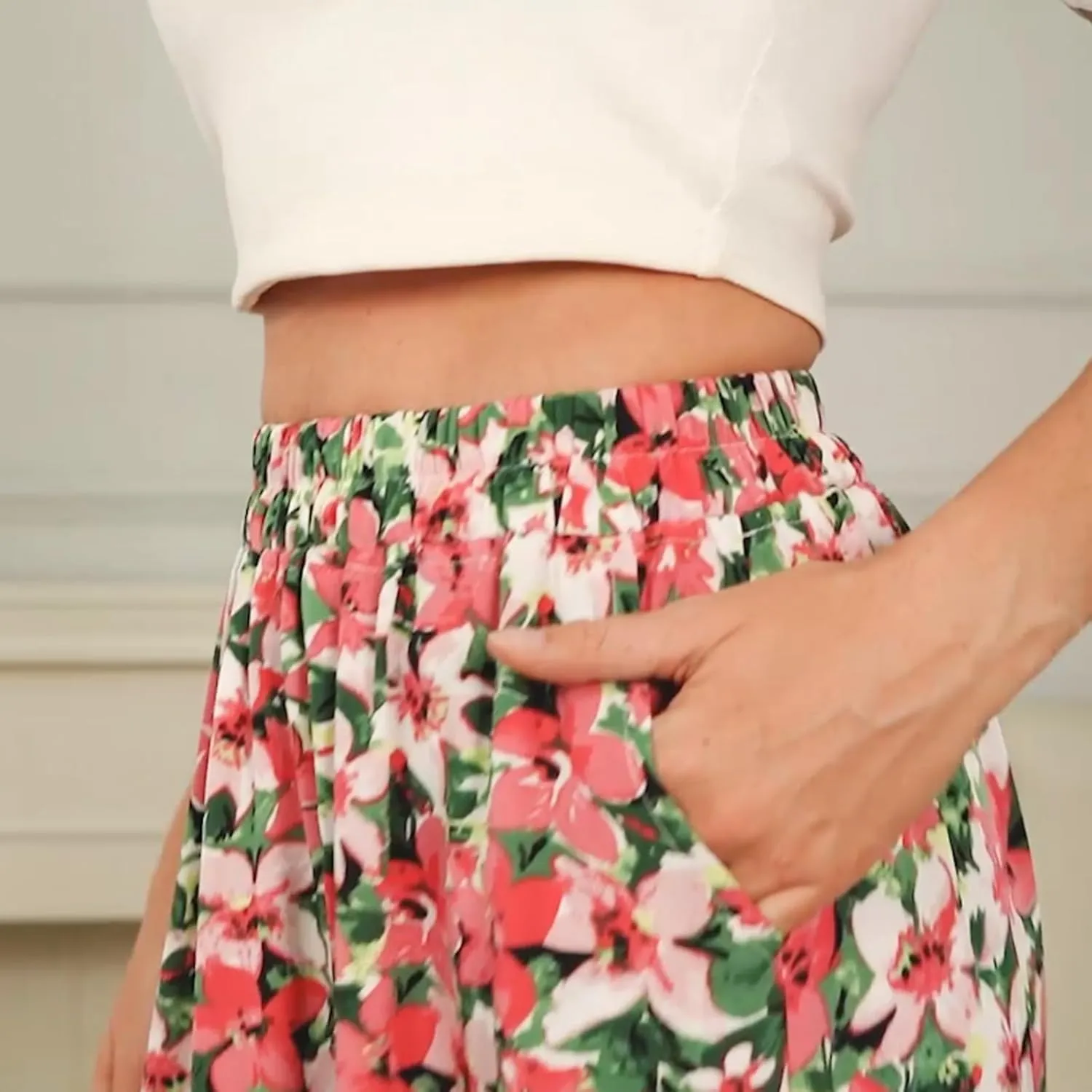 Women's Printed Skirt with Elastic Waist Broken Pleated Skirt with Pockets in Spring Summer and Autumn